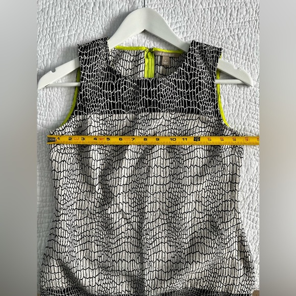 Banana Republic structured top, size 0. - Picture 4 of 7